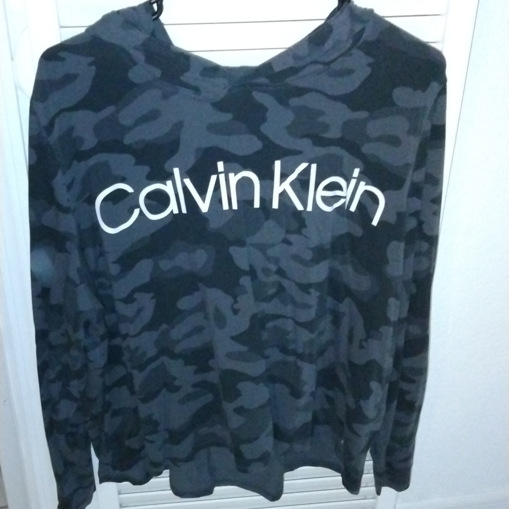 Long sleeve t-shirt